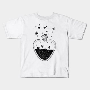 Love is in the air Kids T-Shirt